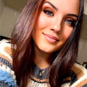 Meet your Posher, Kelcey